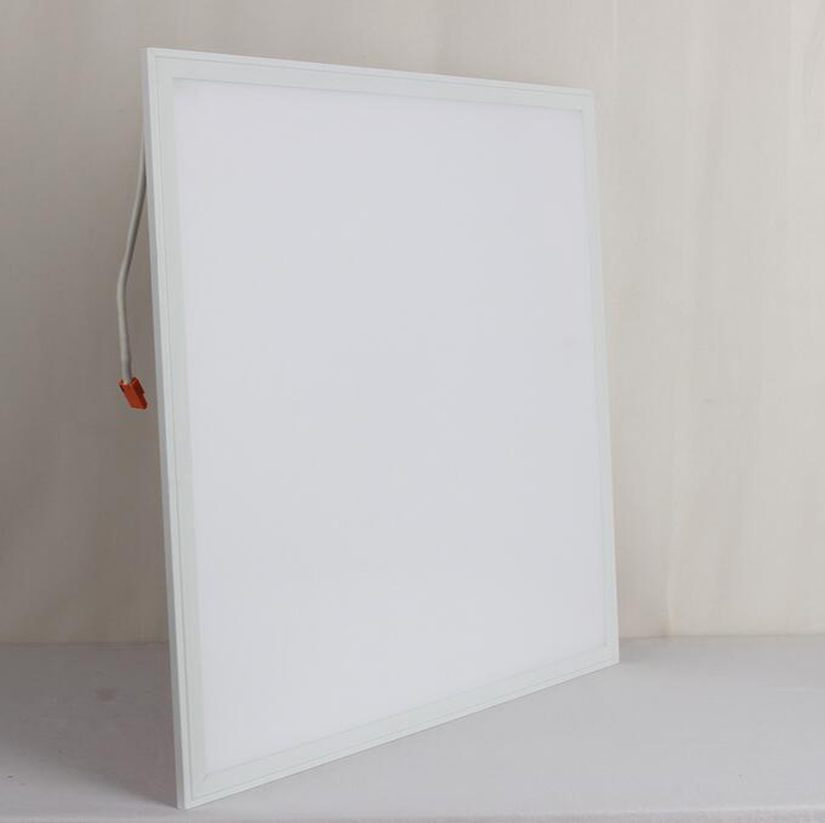 2. panel de luz LED de marco blanco 600x600